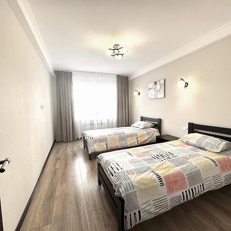 Artal Apartment On Obolonskyi Avenue 16A, 2 Bedroom Kijev Kültér fotó