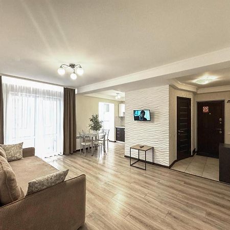 Artal Apartment On Obolonskyi Avenue 16A, 2 Bedroom Kijev Kültér fotó